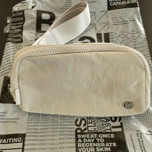 Lululemon Everywhere Belt Bag Opal White